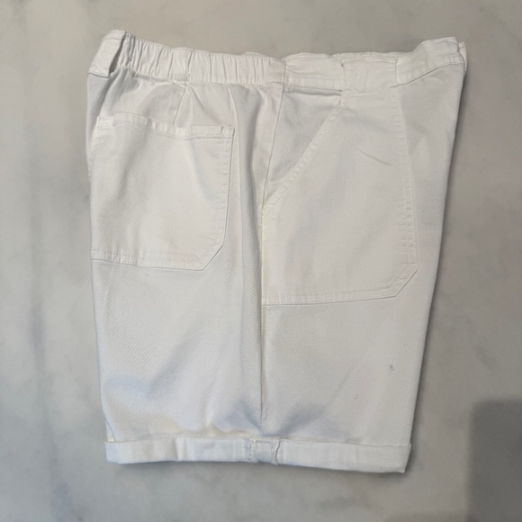 Gloria Vanderbilt Women’s Shorts Size L X 4.5” inseam, White Cotton - Picture 4 of 4